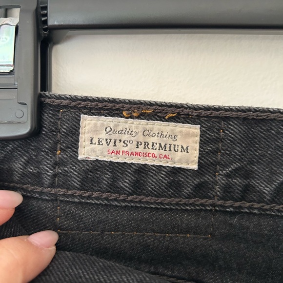 Women Levi’s Wedgie Straight Black Jeans with Ripped Detail - Picture 10 of 13